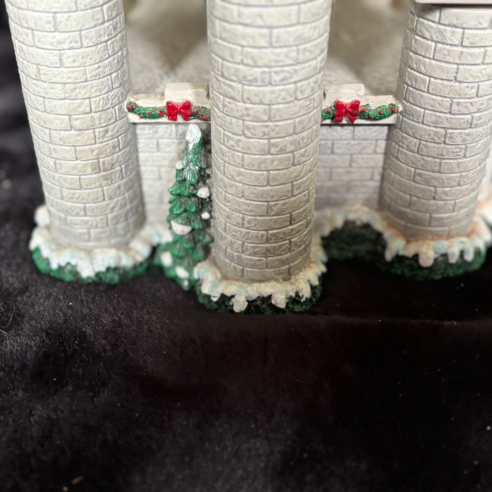 The Bradford Exchange Disney “Cinderella’s Castle” - Picture 11 of 13